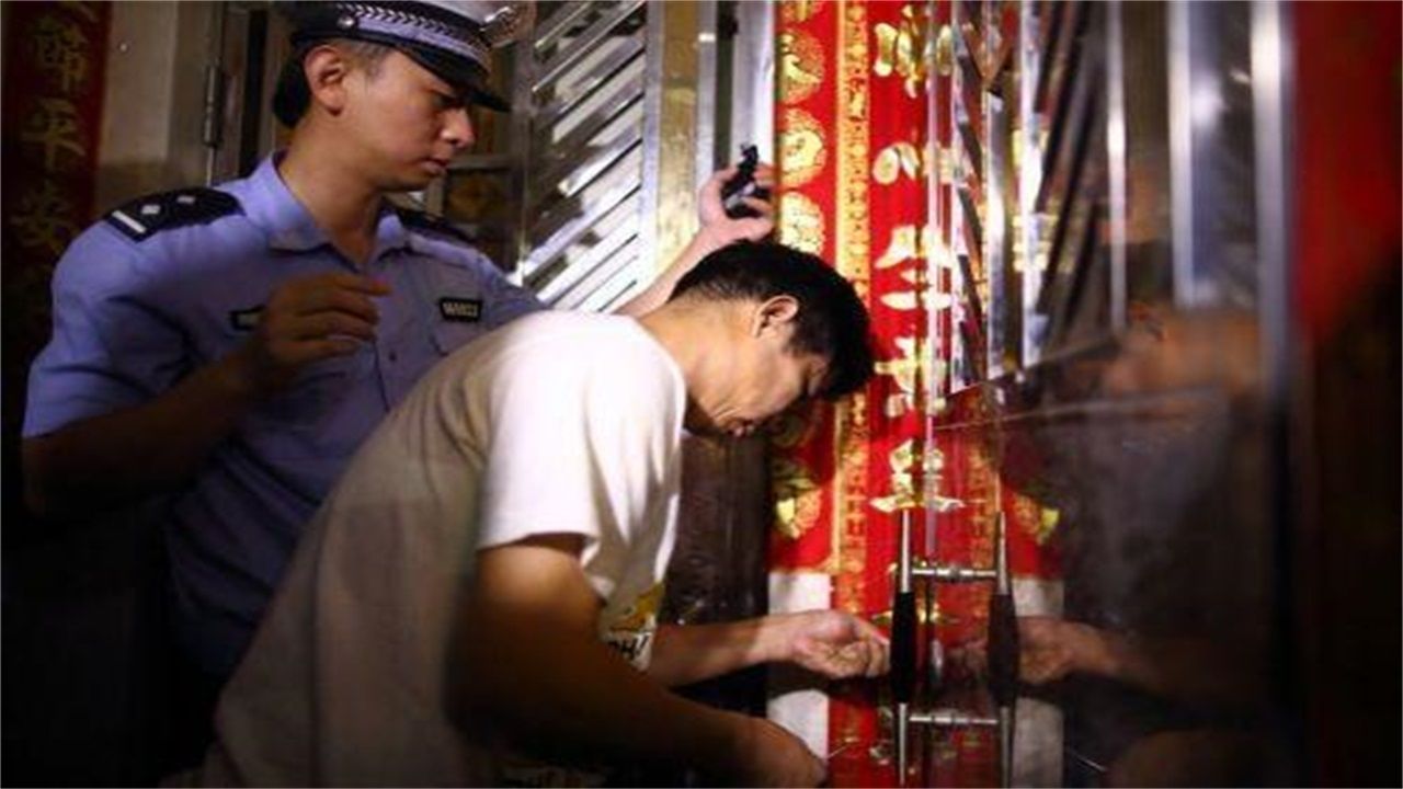 铜陵请开锁师傅开了锁后，师傅